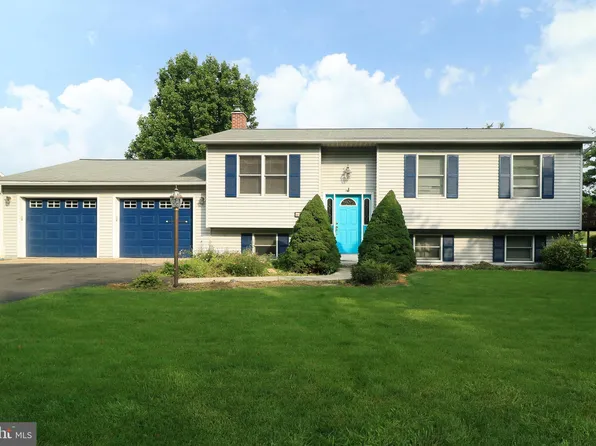 1423 Estate Dr, Boalsburg, PA 16827