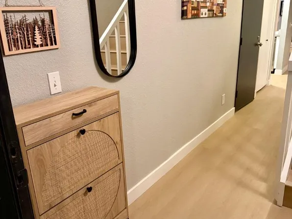 421 Sierra Vista Ave APT 7, Mountain View, CA 94043