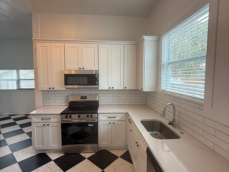 2308 W Ivy St — Photo 11