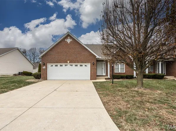 406 Celesta St, Godfrey, IL 62035