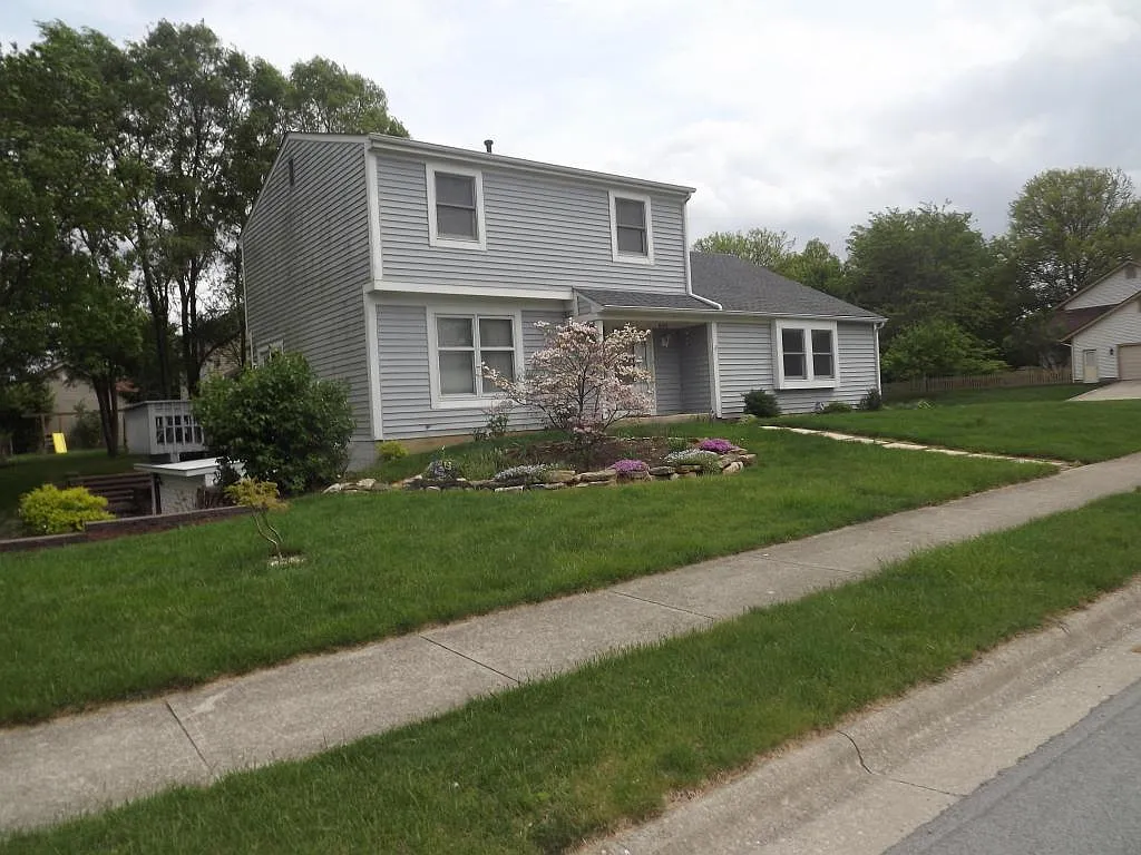 670 Executive Blvd photo 1