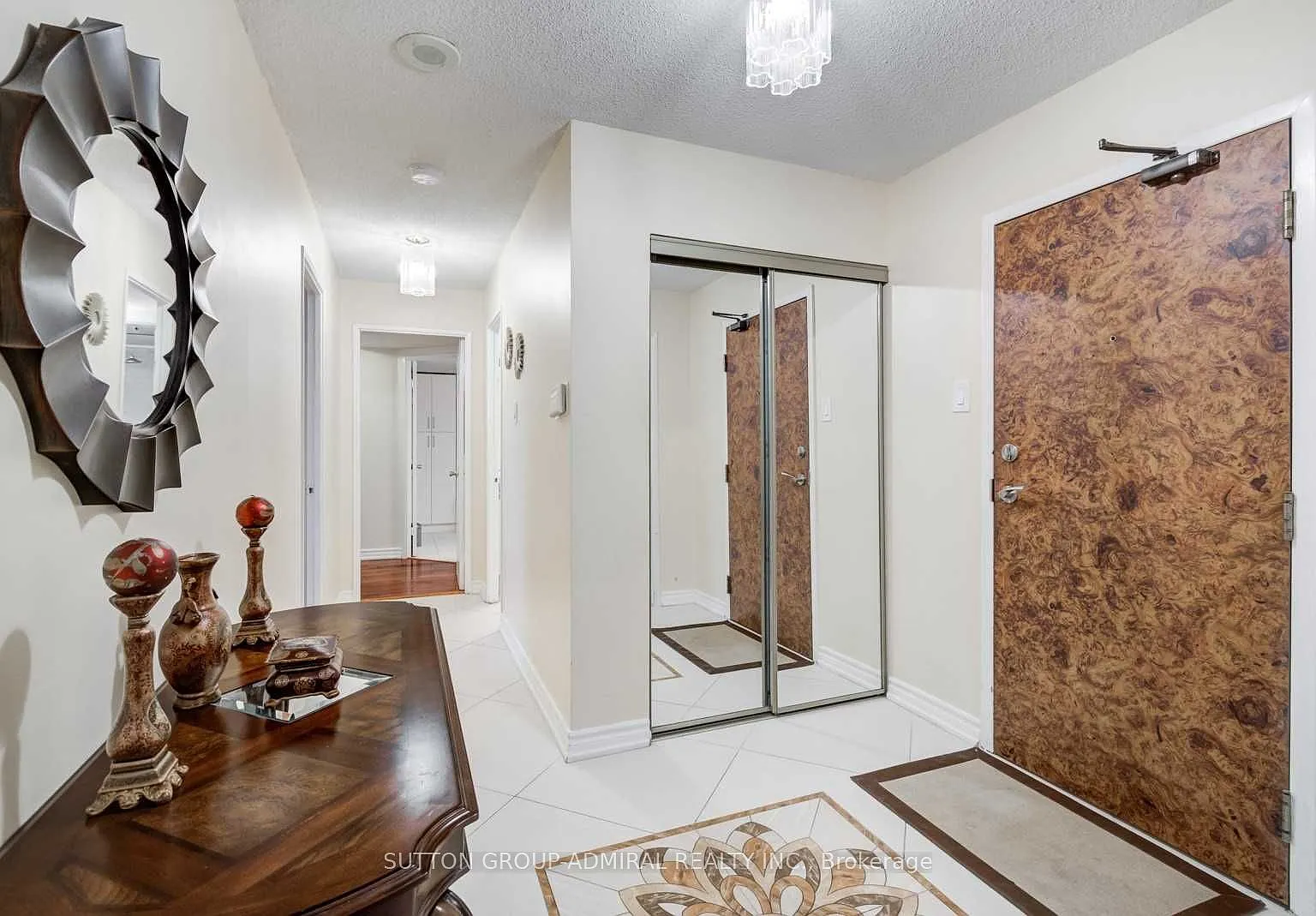 3 bed, $4,100 — Photo 2