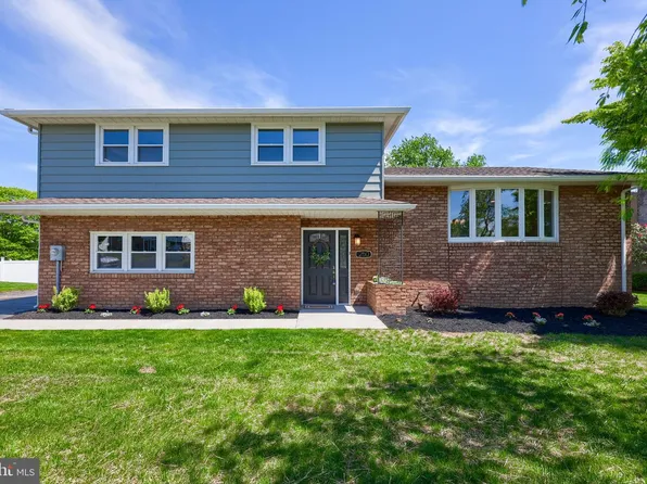 250 Nollyn Dr, Dallastown, PA 17313