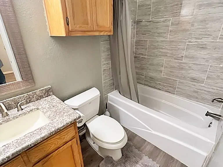 724 S Welch St #9 — Photo 11