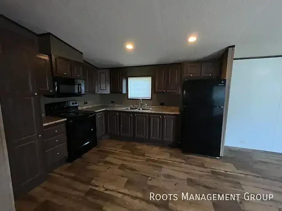 3 Bed 2 Bath Home Available for Lease at Riviera Courts - Apply Now! — Photo 3