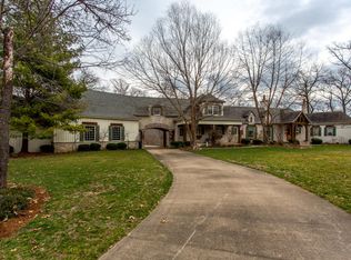 1900 S Crescent Pl, Springfield, MO 65809