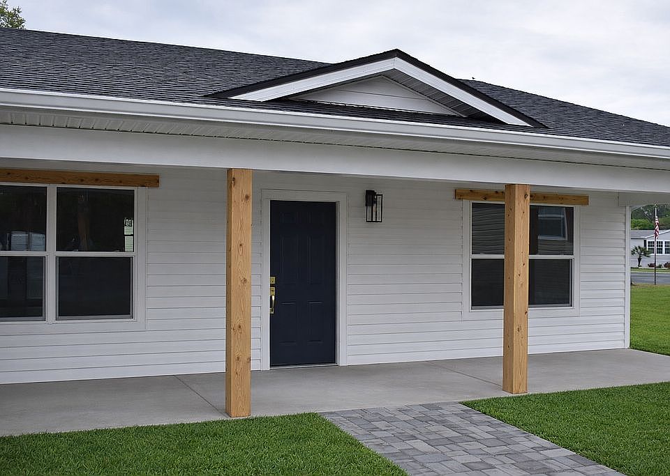 1st image of 102 Gator Ct