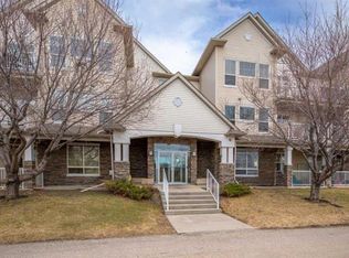 1000 E Applevillage Ct SE #101, Calgary, AB T2A7Z4