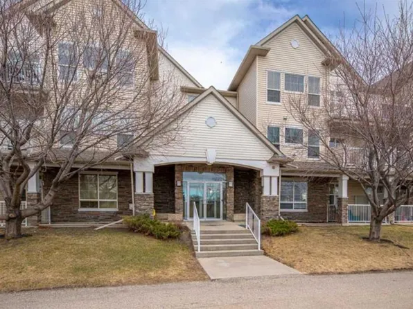 1000 E Applevillage Ct SE #101, Calgary, AB T2A 7Z4