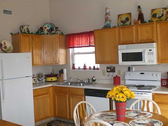 3rd image of 5647 Glen Canyon Dr