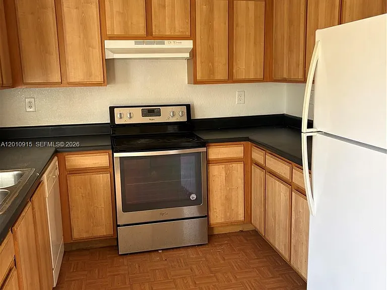 2086 NE 167th St #2-108 — Photo 3