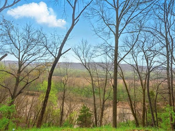 674 Meramec Dr, Ballwin, MO 63021