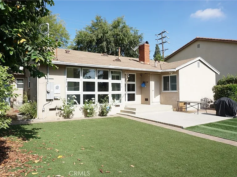 5540 Balboa Blvd — Photo 51