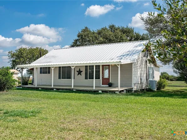 27 Hengst Rd, Port Lavaca, TX 77979