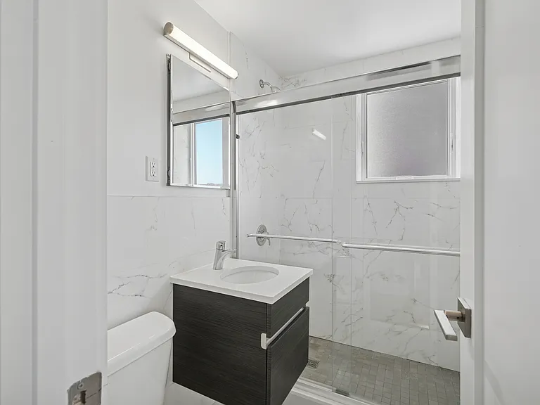 Harbor House — Photo 29