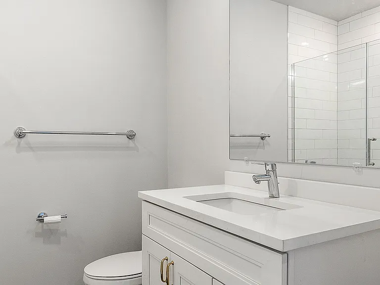 The Bentley Apartments — Photo 14