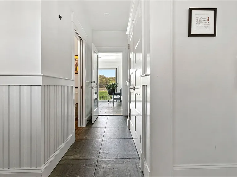 4 Gabaree Ct — Photo 3