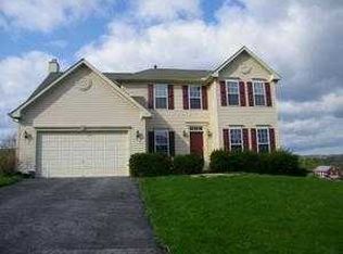 220 Lakeview Dr, Spring Grove, PA 17362