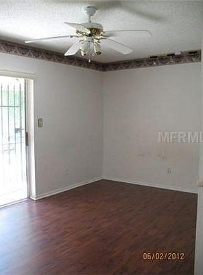 5th image of 836 Town Cir #107