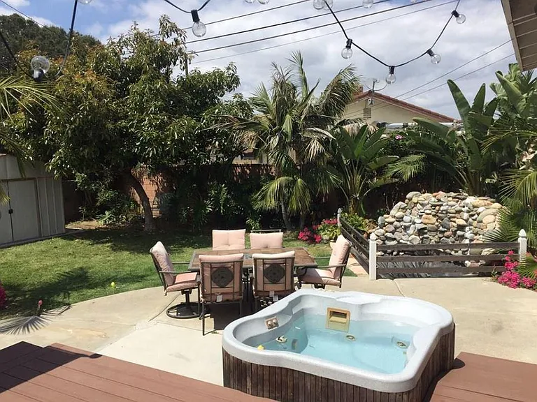 1021 W Acacia Ave — Photo 12