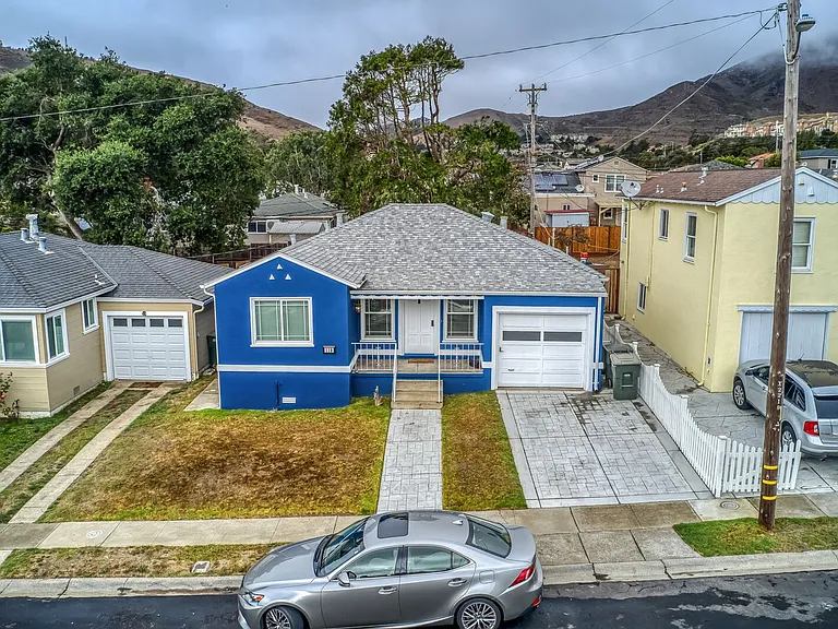 119 Claremont Ave — Photo 32