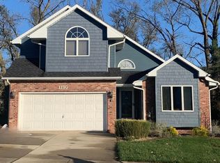 1190 W Pineview Ct, Decatur, IL 62526