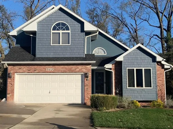 1190 W Pineview Ct, Decatur, IL 62526