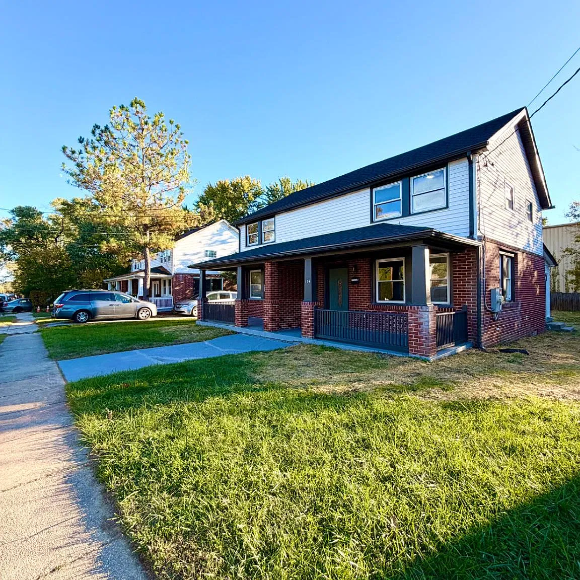 3 bed, 2.0 bath, 2115 sqft, $2,325 — Photo 3