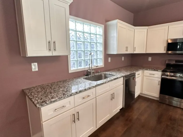 829 E Chestnut St — Photo 5