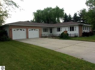 1418 Crestwood Dr, Mount Pleasant, MI 48858