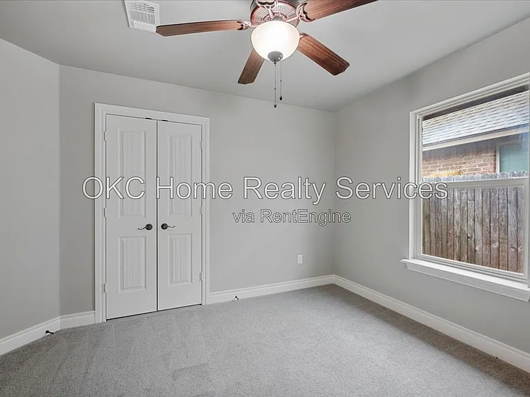 625 NE 23rd St — Photo 34