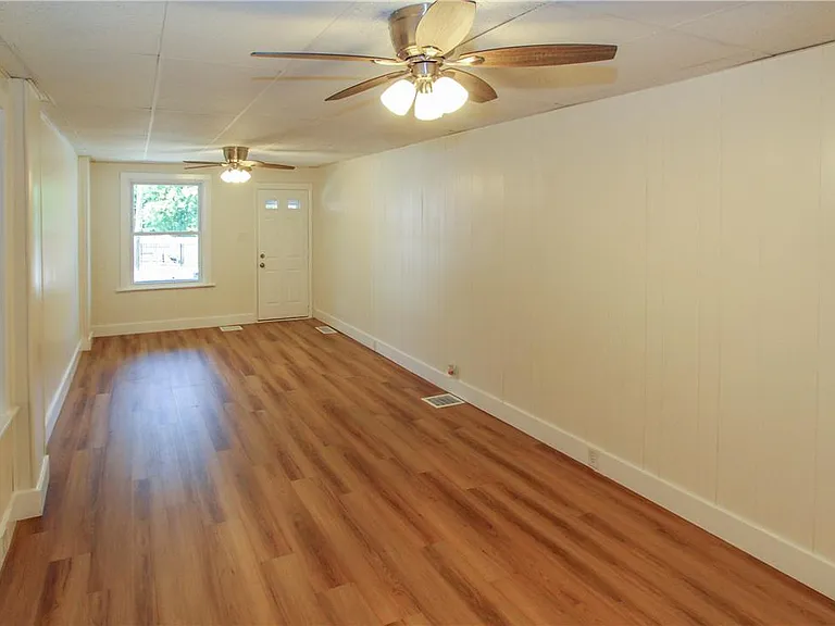 728 Seitz St — Photo 7