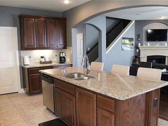 4th image of 1037 Appalachian Ln