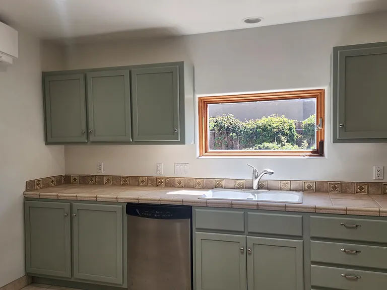 520 Lolita St — Photo 6