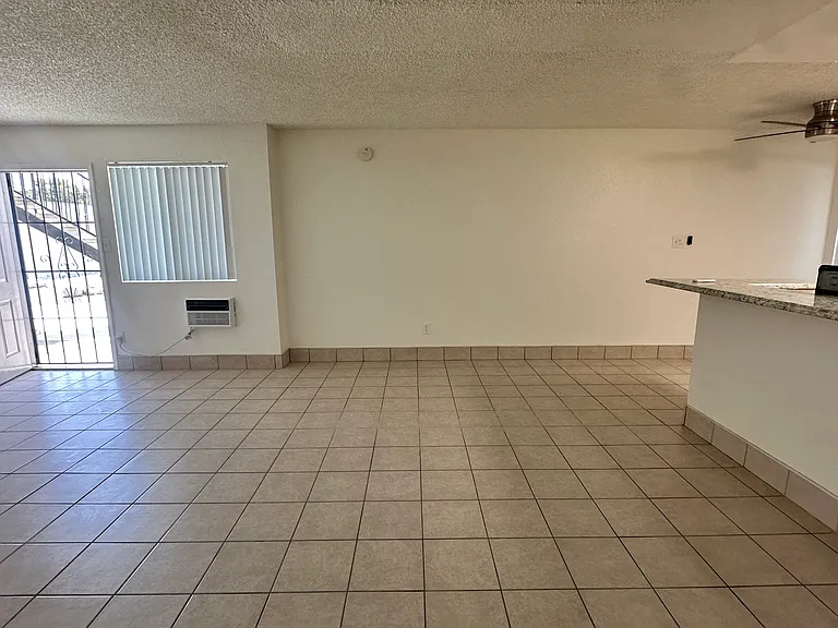Courtyard Square Apartments — Photo 14