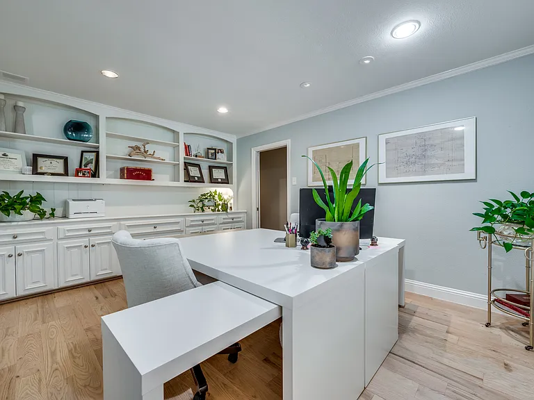 5605 Lobello Dr — Photo 6