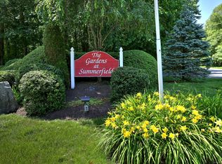 356 Summerfield Gdns #356, Shelton, CT 06484
