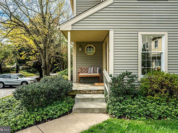 2nd image of 6 Wingstone Ln