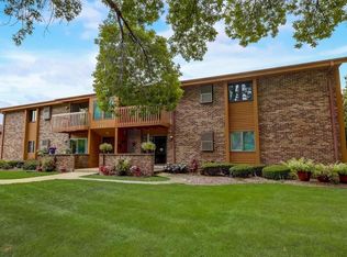 3818 Cheyenne Ct APT E, Racine, WI 53404