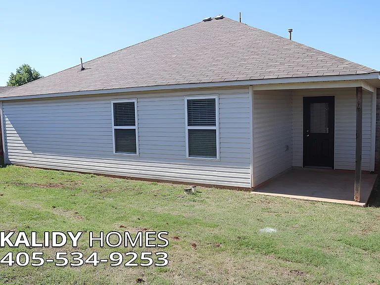1720 Castle St — Photo 17