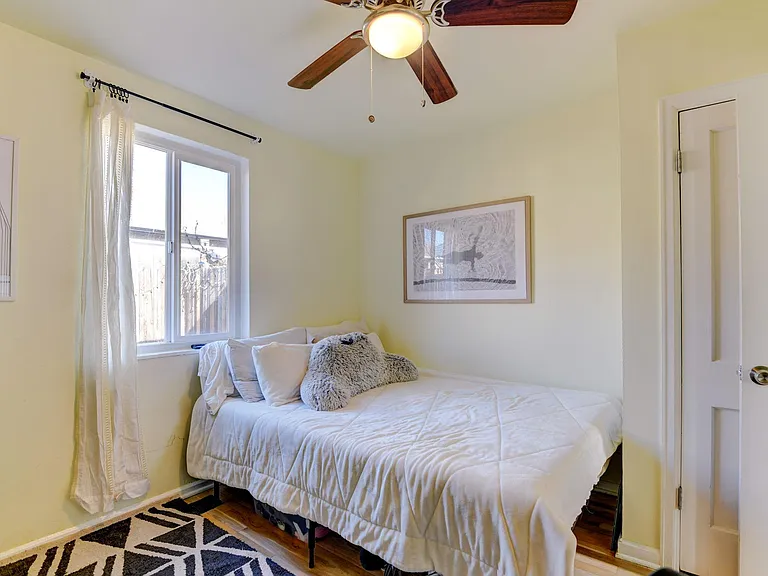 1427 N Jasmine St — Photo 15