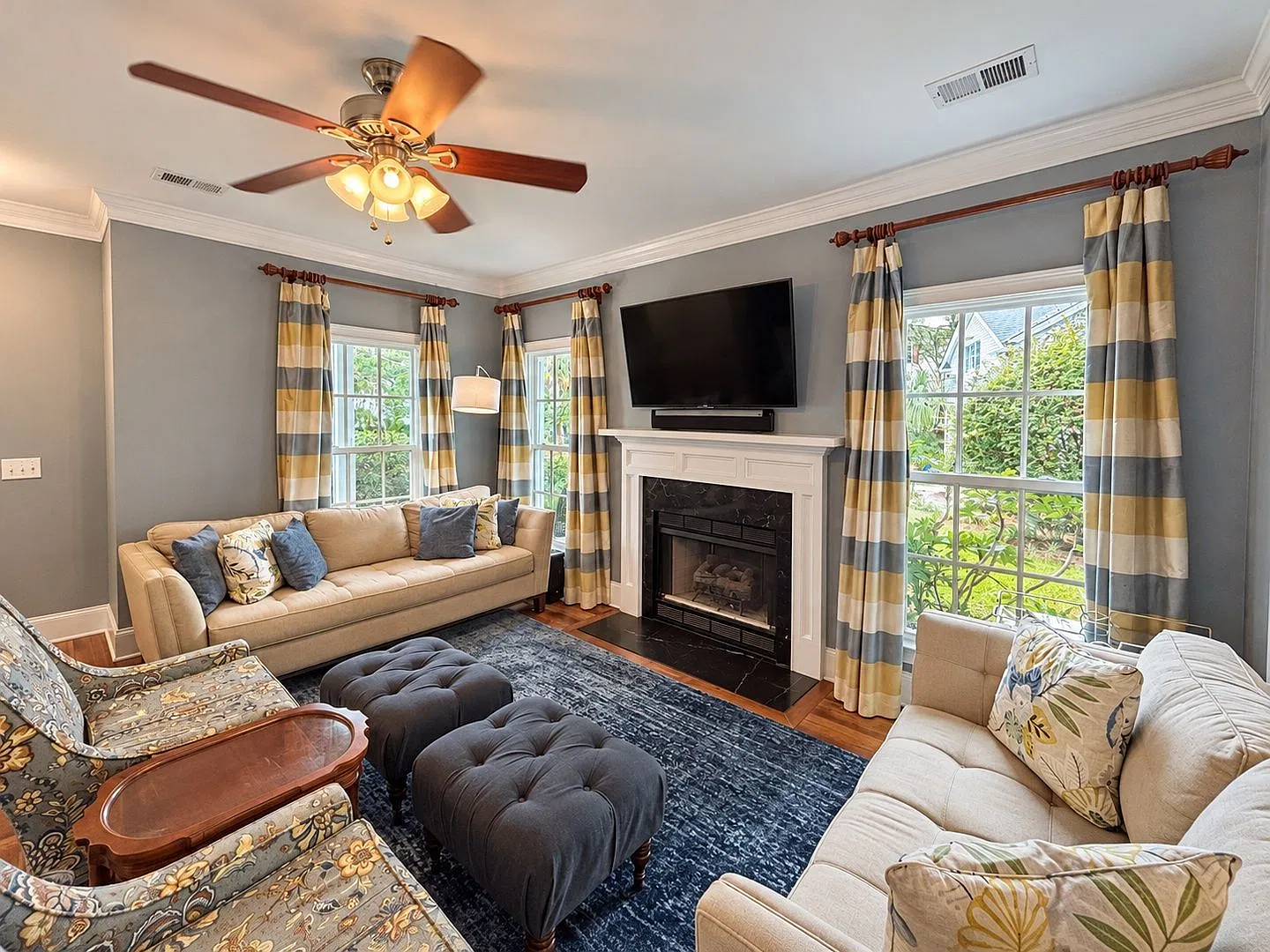 3 bed, 2.5 bath, 1827 sqft, $3,995 — Photo 3