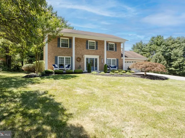 18710 Falls Rd, Hampstead, MD 21074