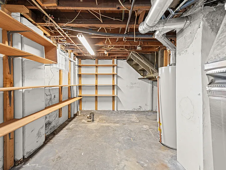 922 Mayflower Ave — Photo 33