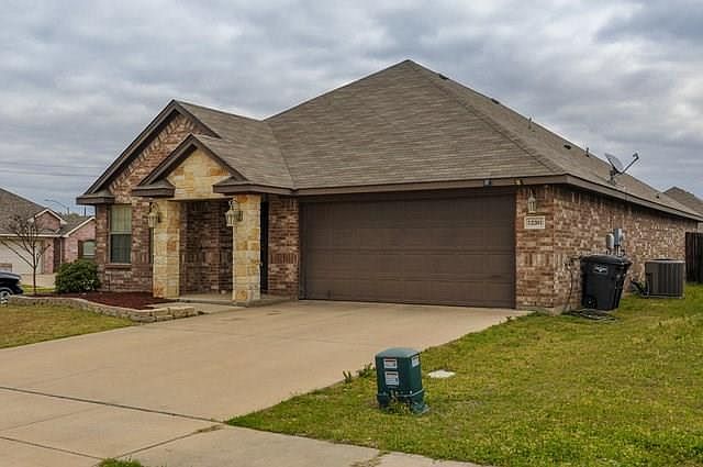 1st image of 12201 Hunters Knoll Dr