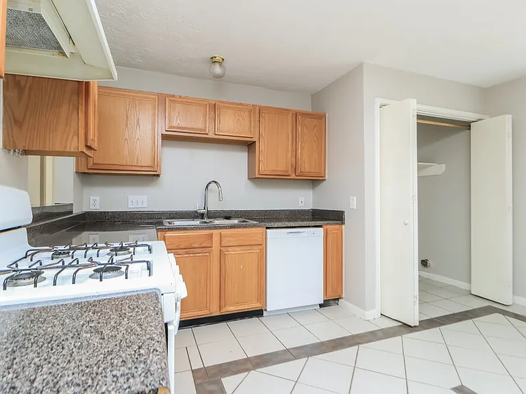 12119 Bowsman Dr — Photo 7
