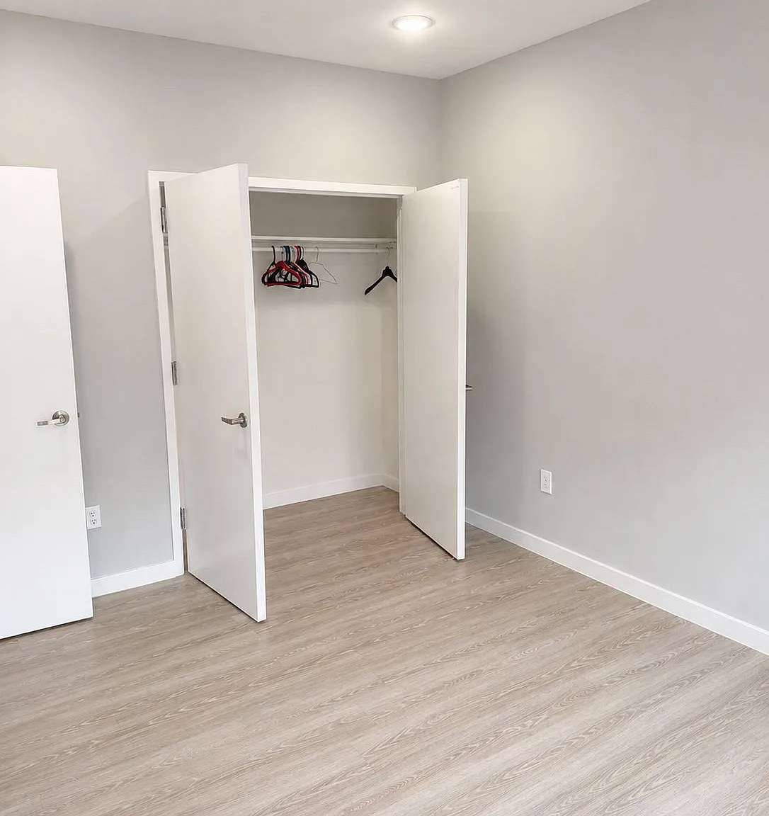 1 bed, $1,718 — Photo 3