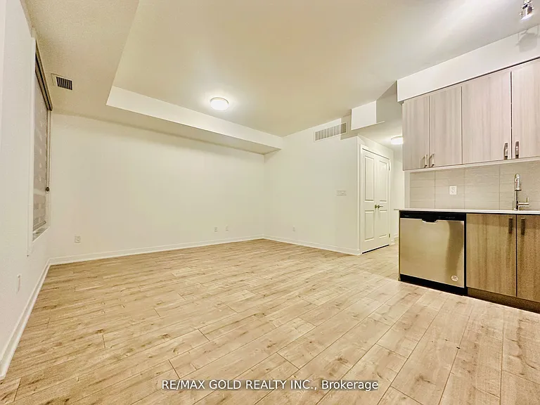 4015 Hickory Dr #13 — Photo 10