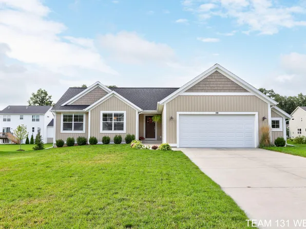 590 Fern Gully Dr, Holland, MI 49424