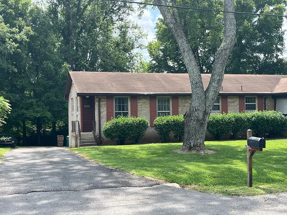 4894 Lynn Dr